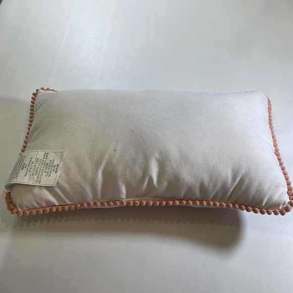 Pillow - Picture 2 of 3